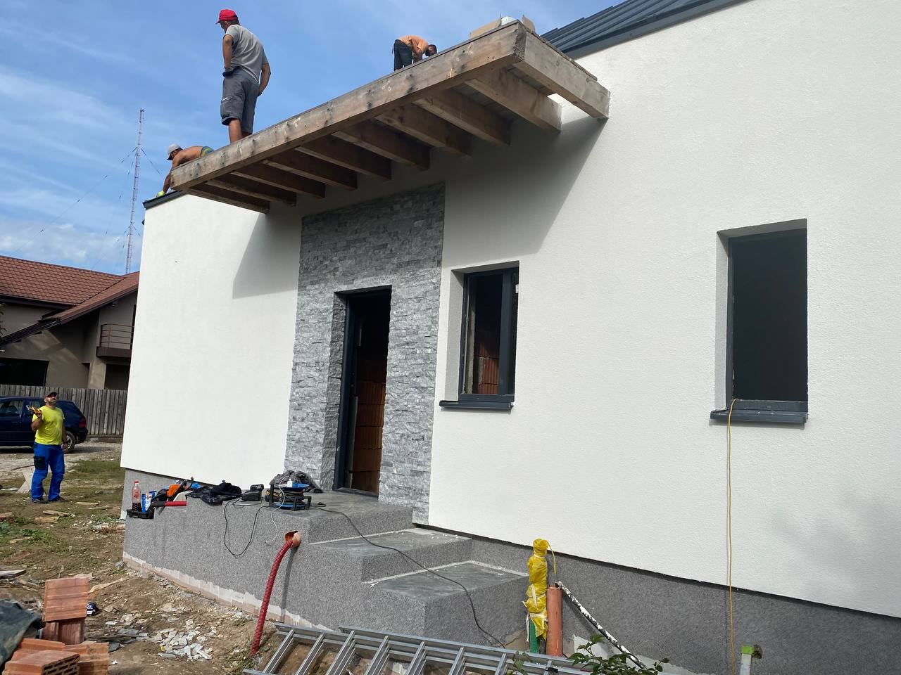 Fatada si acces casa